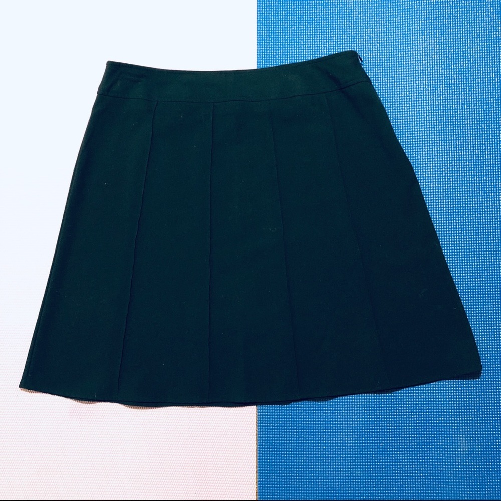 Requirements Woman’s 2-piece set (jacket+skirt)